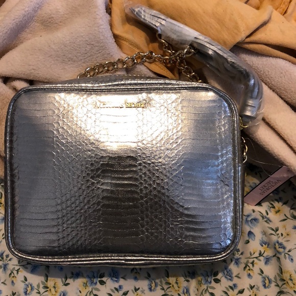 vs chain link purse - Picture 1 of 2